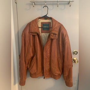 Andrew Marc Mens Leather Jacket in Large.